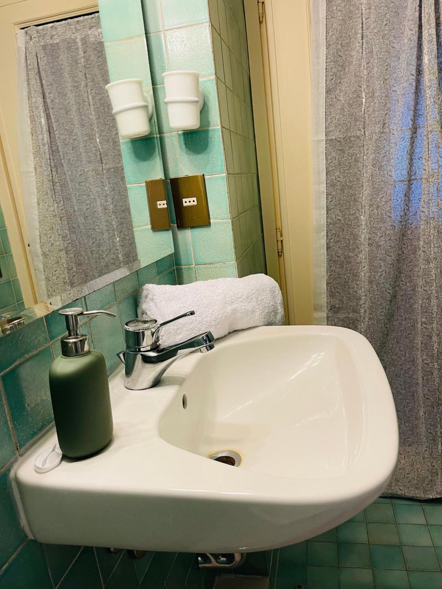 Holiday Colosseum Rome Bed and Breakfast Exterior foto