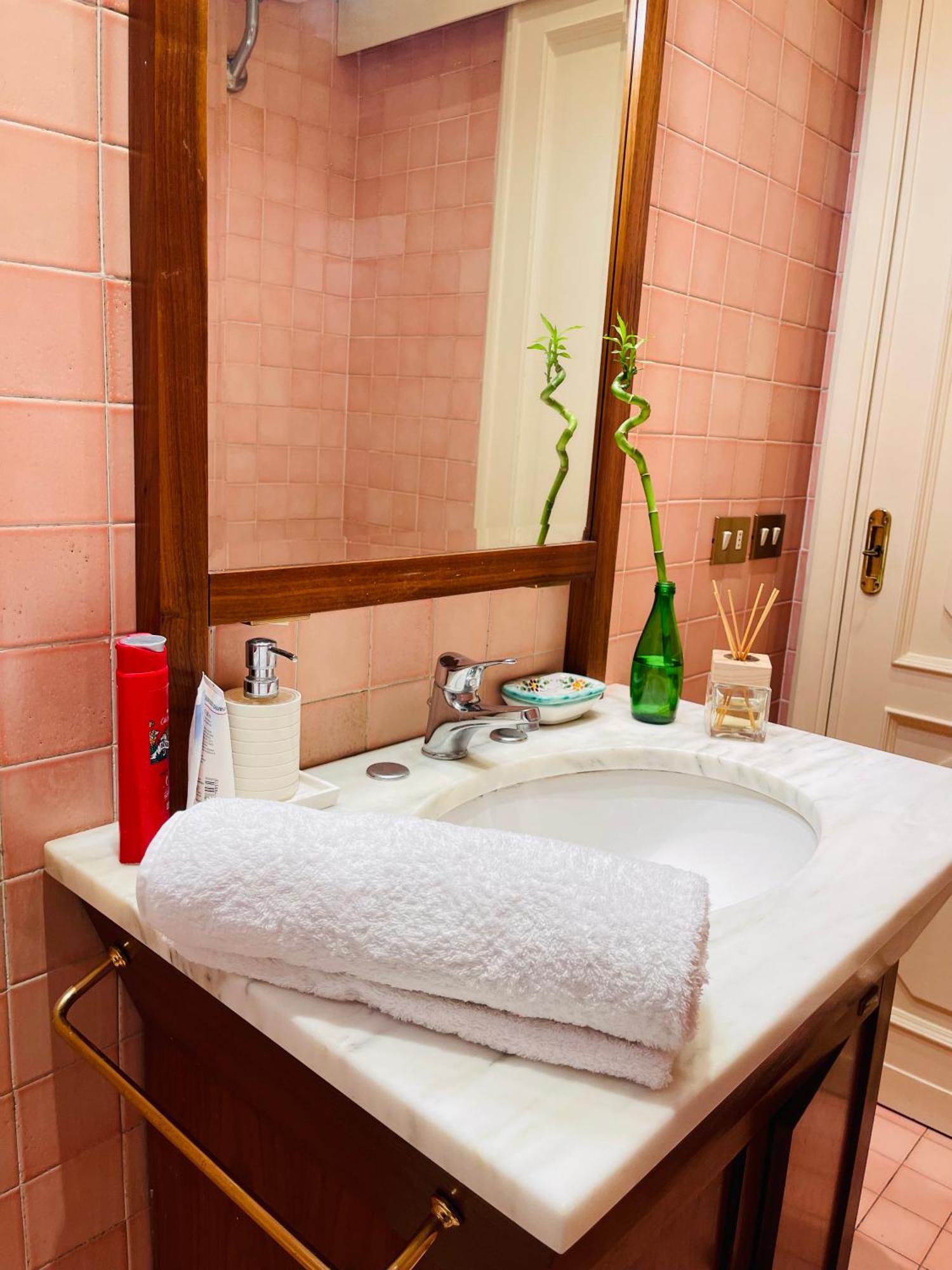 Holiday Colosseum Rome Bed and Breakfast Exterior foto